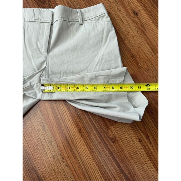 Talbots Women’s Perfect Short Cotton Blend Mid Rise Bermuda Shorts Beige Size 4P - Picture 10 of 10